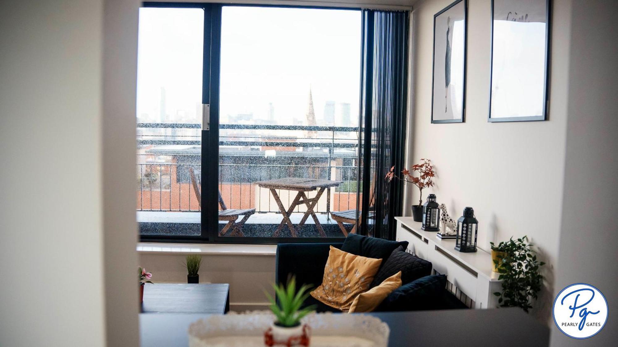 Penthouse - Amazing City Skyline Views - Balcony - Free Extra 2 Hours - Free Parking - Utilita Arena - Bullring Shopping - New St Station- Super King Size Bed バーミンガム エクステリア 写真