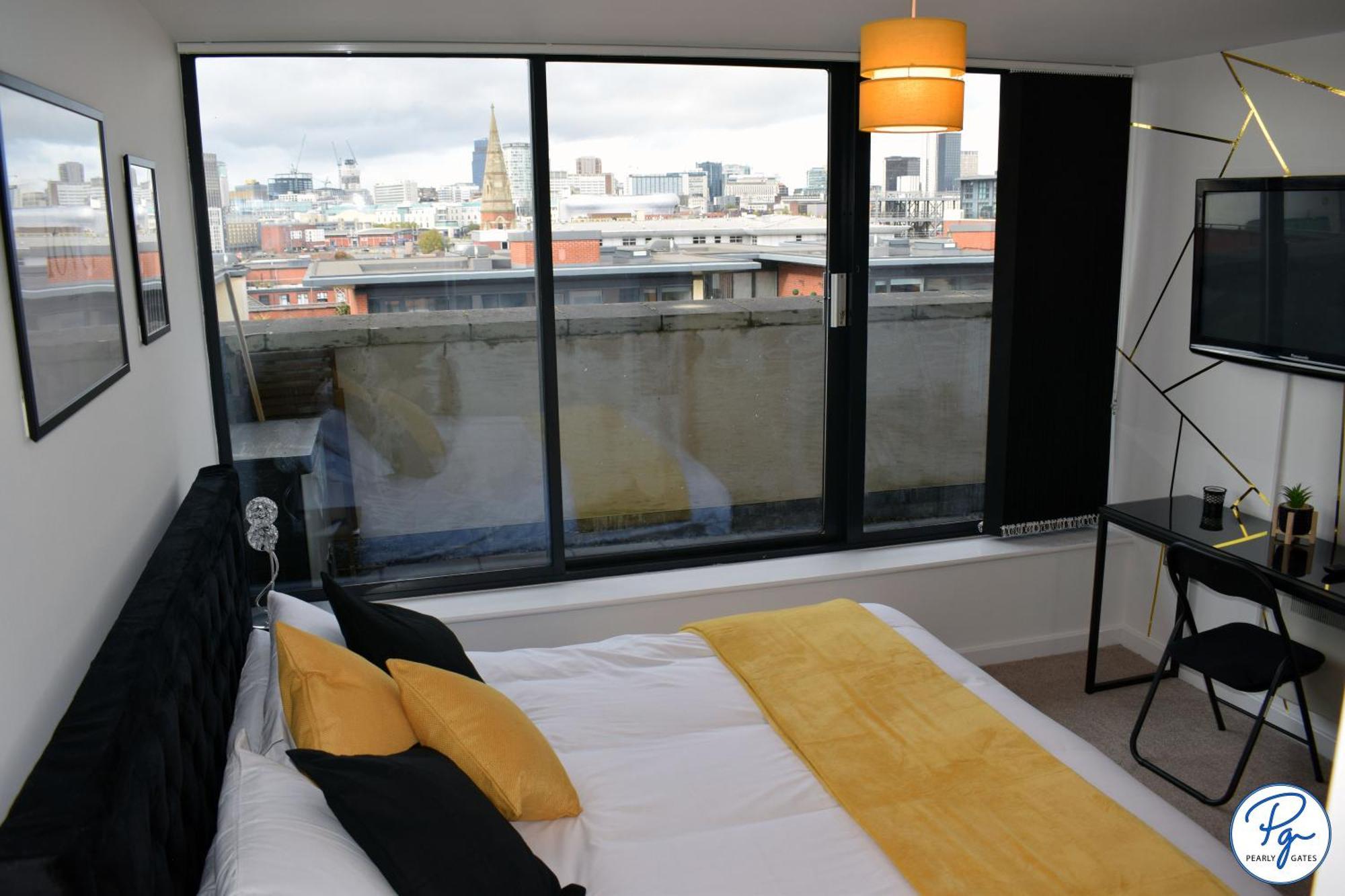 Penthouse - Amazing City Skyline Views - Balcony - Free Extra 2 Hours - Free Parking - Utilita Arena - Bullring Shopping - New St Station- Super King Size Bed バーミンガム エクステリア 写真